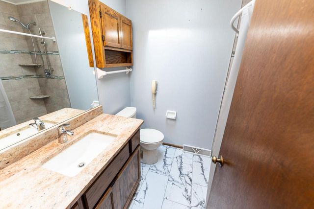 152 W Goldleaf AVENUE, Milwaukee, WI 53207