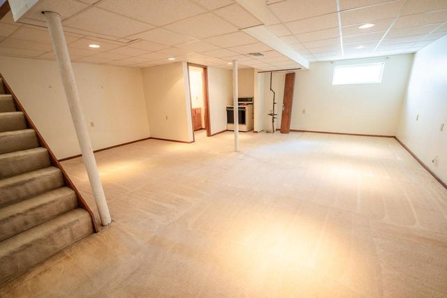 152 W Goldleaf AVENUE, Milwaukee, WI 53207