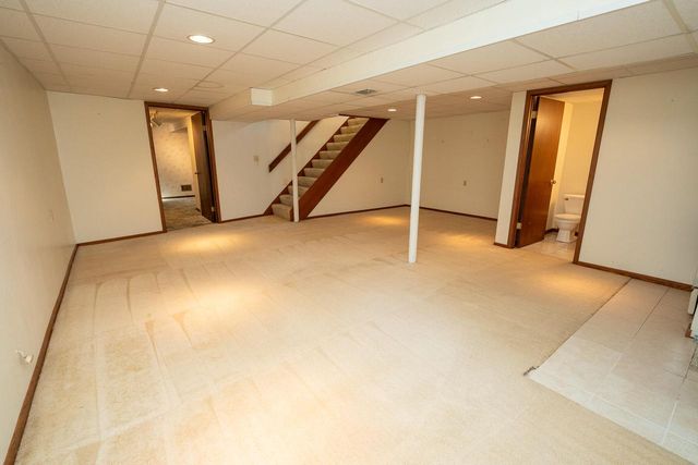 152 W Goldleaf AVENUE, Milwaukee, WI 53207