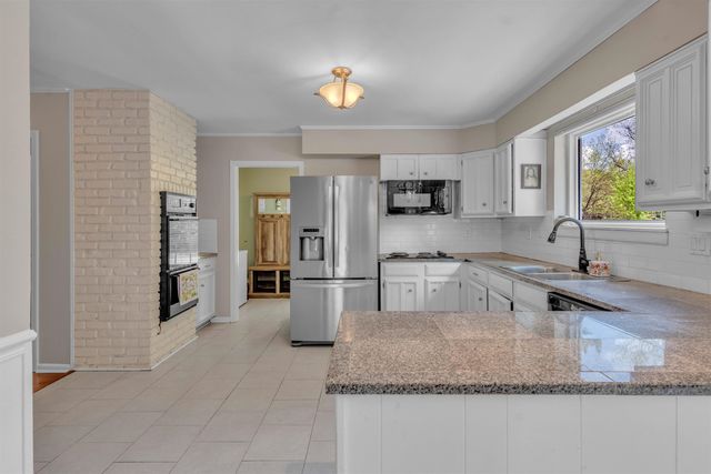 3105 IVY DR, Eads, TN 38028