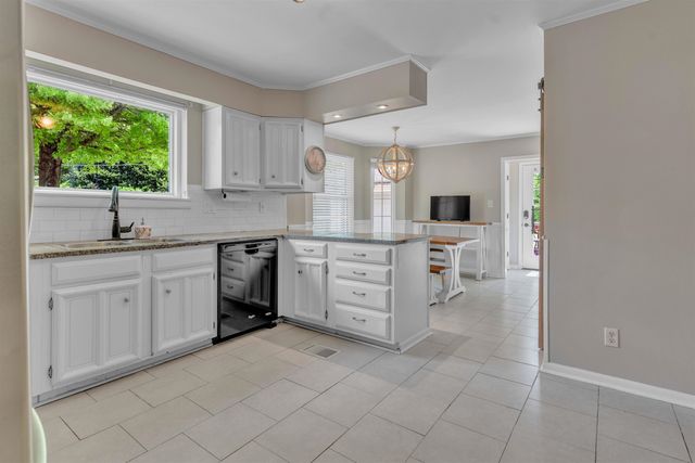 3105 IVY DR, Eads, TN 38028