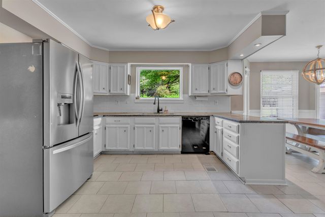 3105 IVY DR, Eads, TN 38028