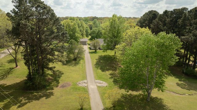 3105 IVY DR, Eads, TN 38028