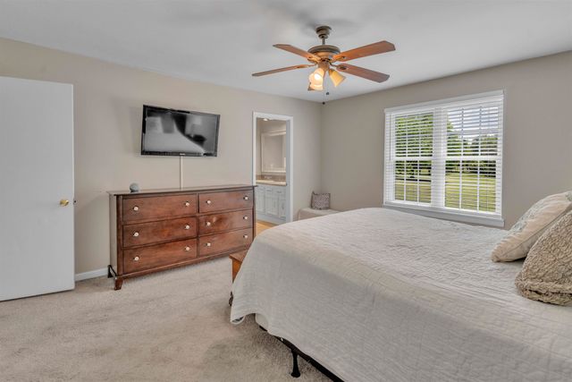 3105 IVY DR, Eads, TN 38028