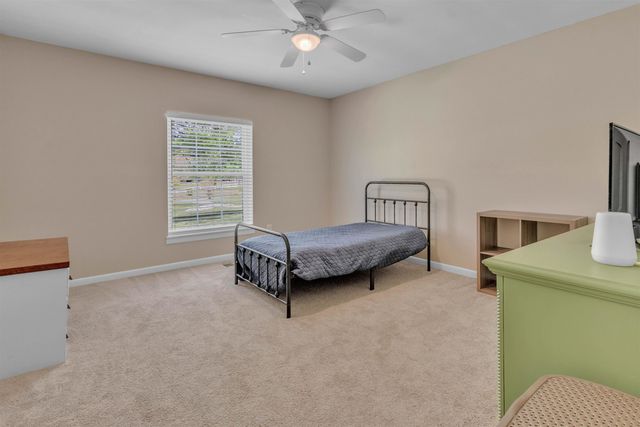 3105 IVY DR, Eads, TN 38028