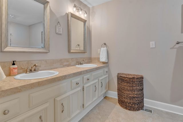 3105 IVY DR, Eads, TN 38028