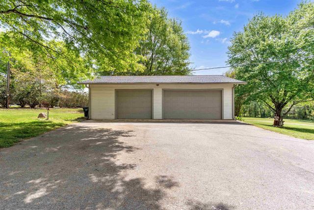 3105 IVY DR, Eads, TN 38028