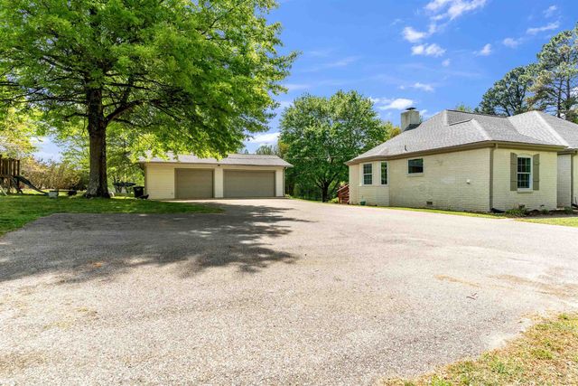 3105 IVY DR, Eads, TN 38028