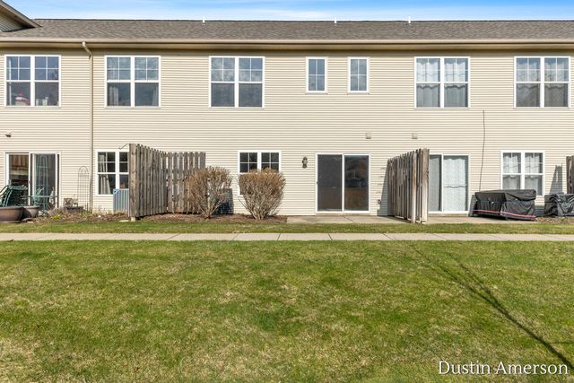 8468 N Center Park Drive 4, Byron Twp, MI 49315
