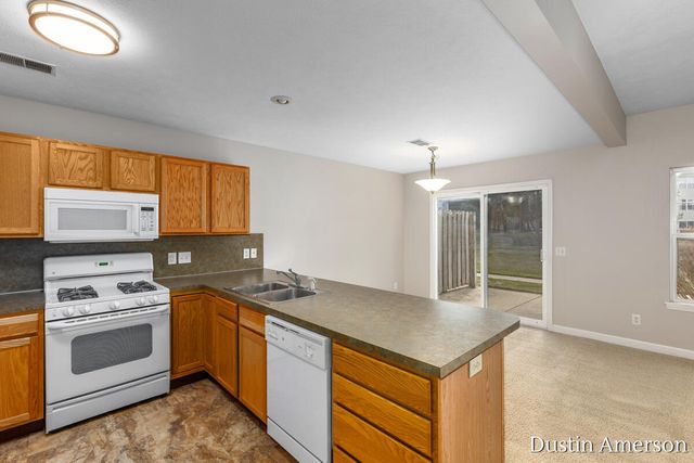 8468 N Center Park Drive 4, Byron Twp, MI 49315