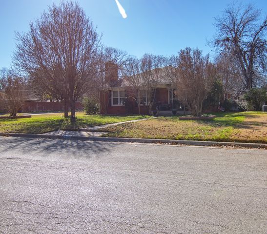 2209 10TH Street, Brownwood, TX 76801