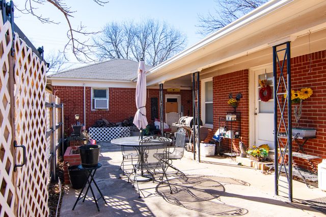 2209 10TH Street, Brownwood, TX 76801