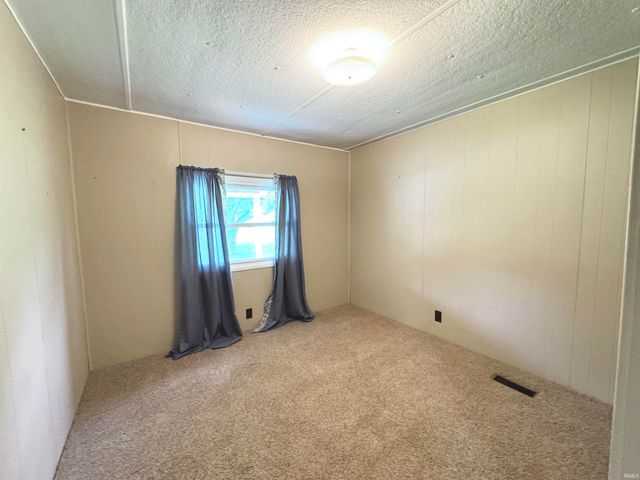 3514 W Mill Creek Drive, Kingman, IN 47932