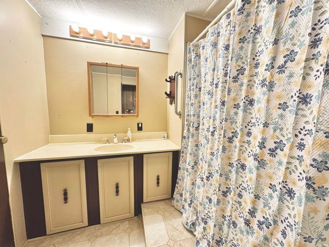 3514 W Mill Creek Drive, Kingman, IN 47932
