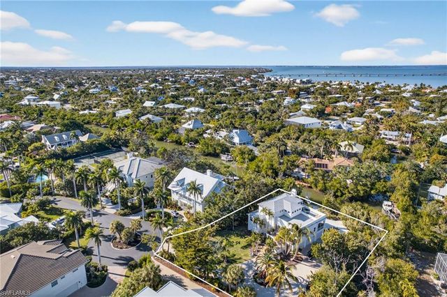 500 Kinzie Island CT, Sanibel, FL 33957