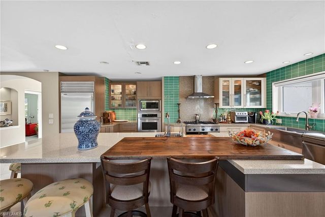 500 Kinzie Island CT, Sanibel, FL 33957