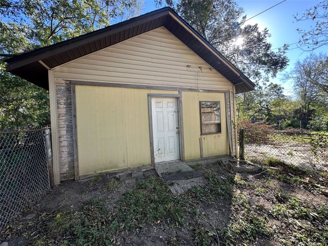 822 E COMMERCE, Mexia, TX 76667