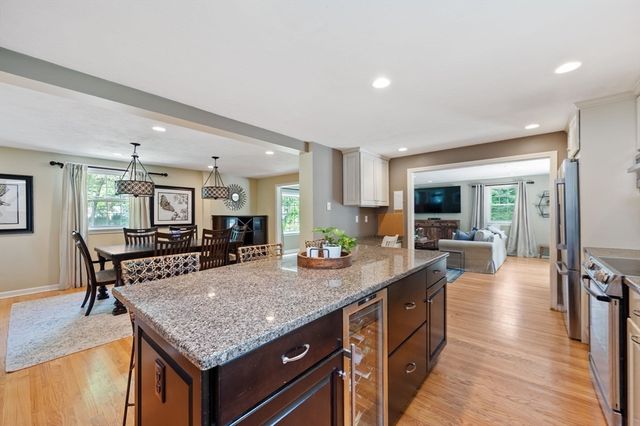 68 Old Post Rd, Walpole, MA 02032