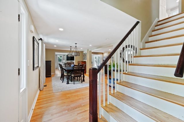 68 Old Post Rd, Walpole, MA 02032