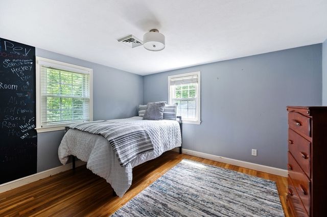 68 Old Post Rd, Walpole, MA 02032