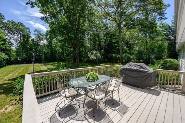 68 Old Post Rd, Walpole, MA 02032