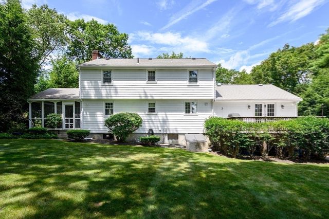 68 Old Post Rd, Walpole, MA 02032