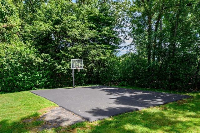 68 Old Post Rd, Walpole, MA 02032