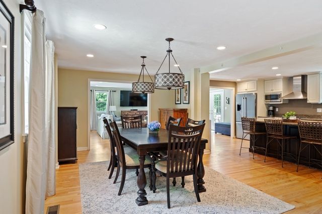 68 Old Post Rd, Walpole, MA 02032