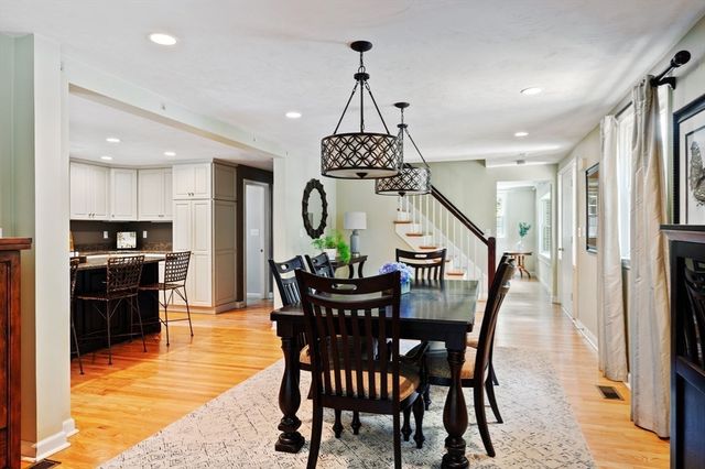 68 Old Post Rd, Walpole, MA 02032