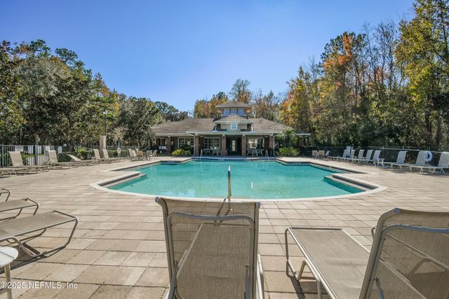 8424 THORNBUSH Court, Jacksonville, FL 32216