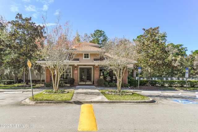 8424 THORNBUSH Court, Jacksonville, FL 32216