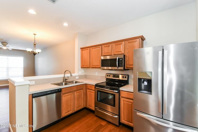 8424 THORNBUSH Court, Jacksonville, FL 32216