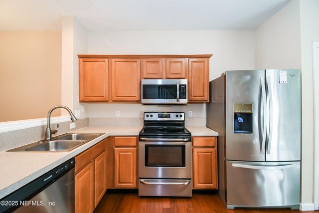 8424 THORNBUSH Court, Jacksonville, FL 32216