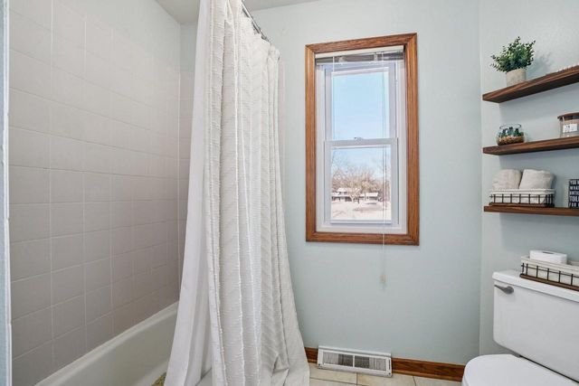 W336N5271 Wedgewood DRIVE, Nashotah, WI 53058