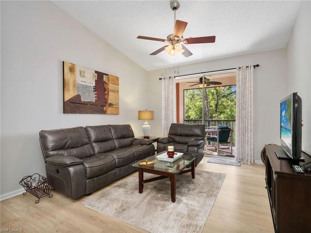 1205 Reserve WAY 302, Naples, FL 34105
