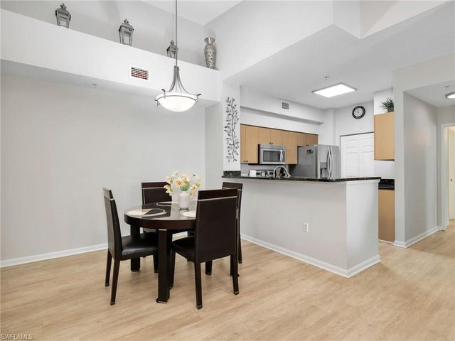 1205 Reserve WAY 302, Naples, FL 34105