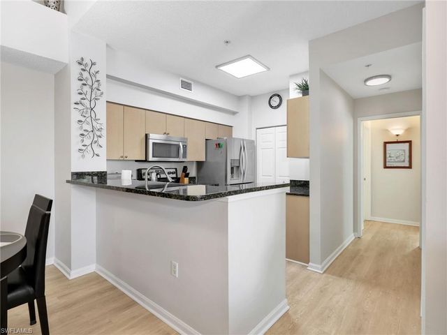 1205 Reserve WAY 302, Naples, FL 34105