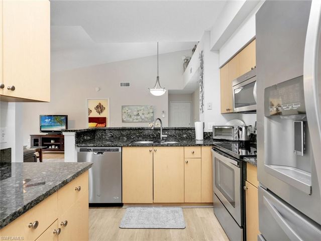 1205 Reserve WAY 302, Naples, FL 34105