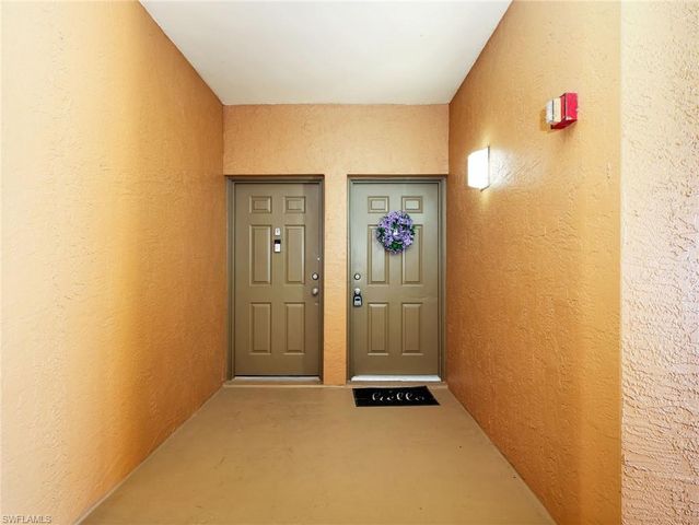 1205 Reserve WAY 302, Naples, FL 34105