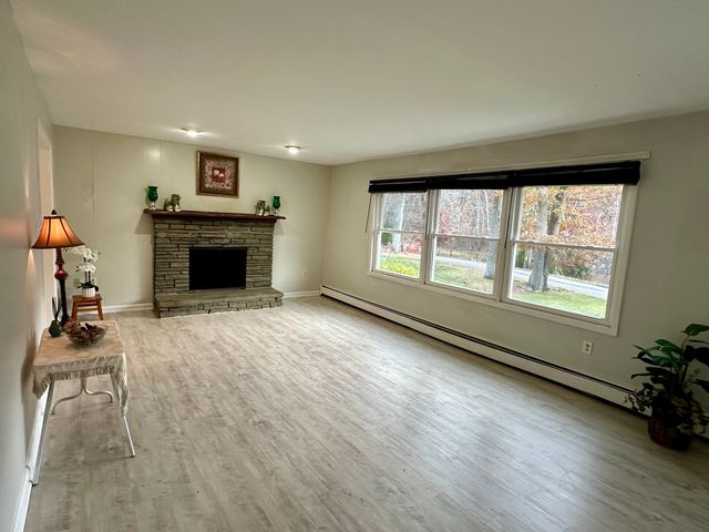 50 North Glenwoods Road, Ledyard, CT 06335