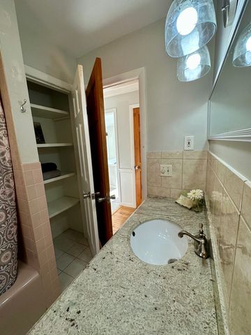 50 North Glenwoods Road, Ledyard, CT 06335