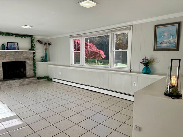 50 North Glenwoods Road, Ledyard, CT 06335