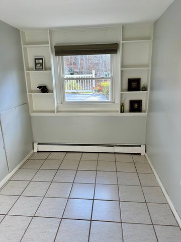 50 North Glenwoods Road, Ledyard, CT 06335