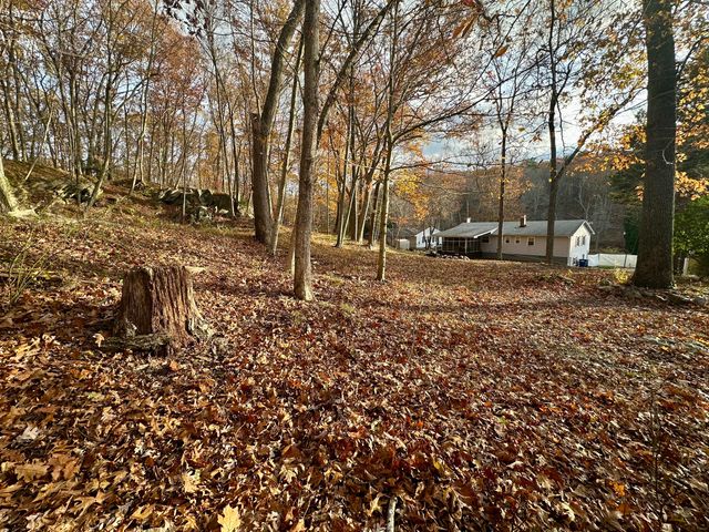 50 North Glenwoods Road, Ledyard, CT 06335