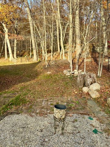 50 North Glenwoods Road, Ledyard, CT 06335