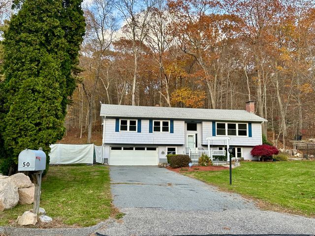 50 North Glenwoods Road, Ledyard, CT 06335