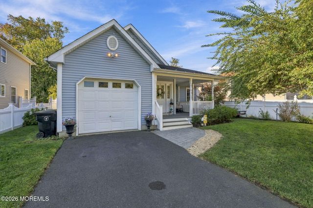 2 Lester Place, North Middletown, NJ 07748