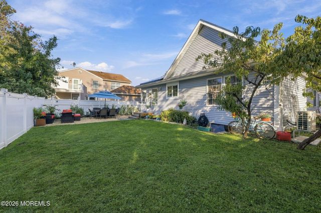 2 Lester Place, North Middletown, NJ 07748