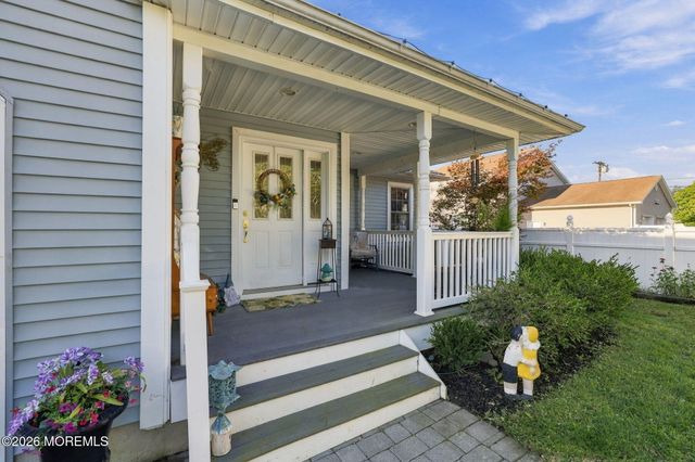 2 Lester Place, North Middletown, NJ 07748