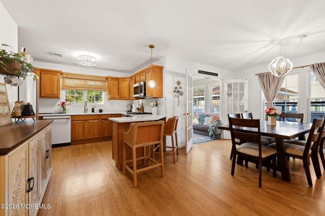 2 Lester Place, North Middletown, NJ 07748